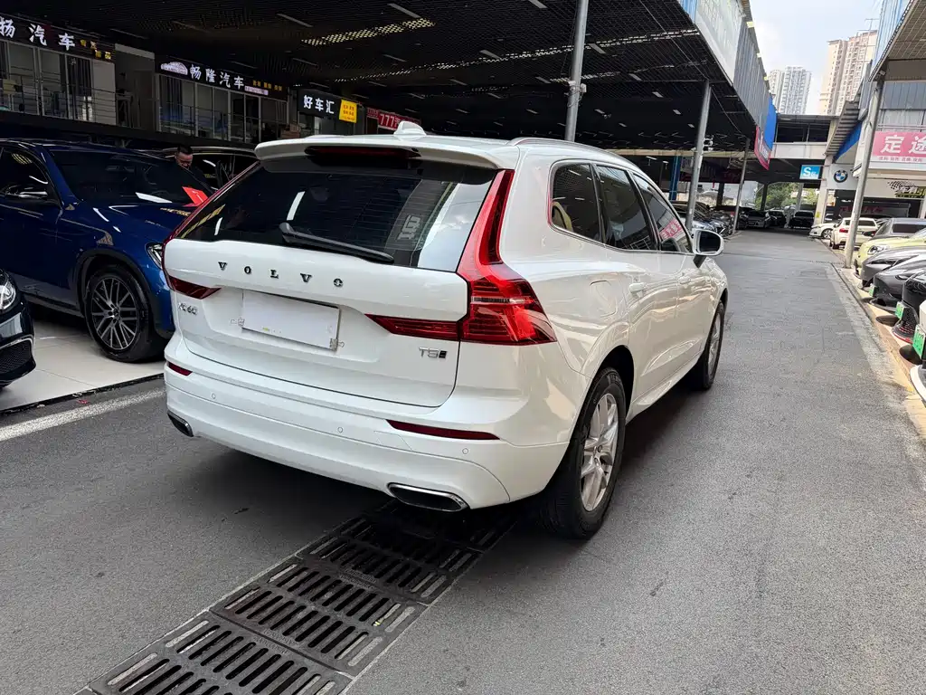 Volvo XC60 2018 — фото 6