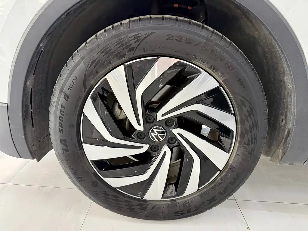 Volkswagen Tiguan L 2023 — фото 14