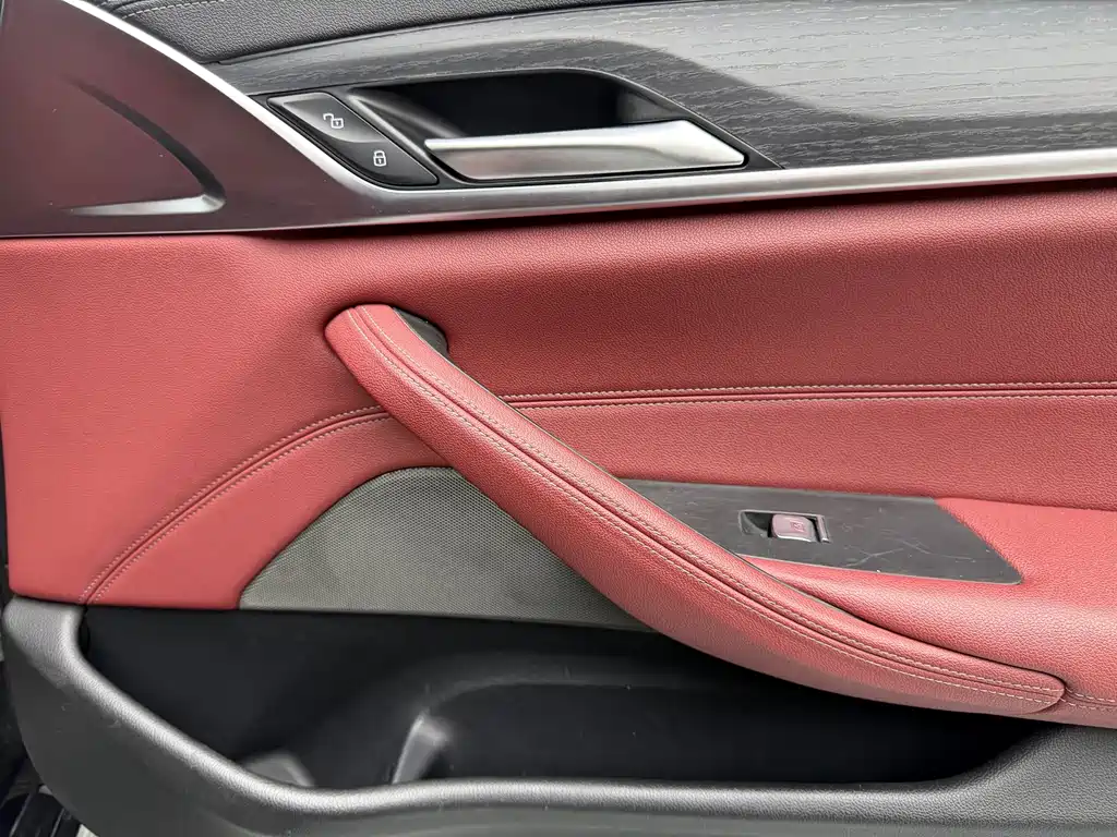 BMW 5 Series 2021 — фото 15