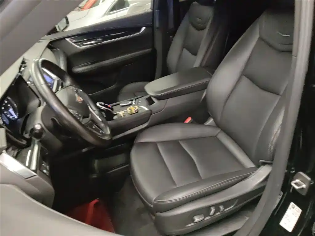 Cadillac XT5 2022 — фото 15