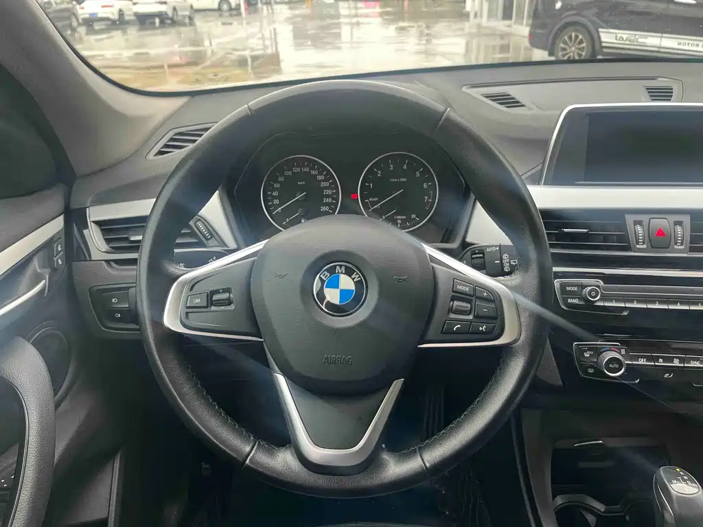 BMW X1 2017 — фото 9