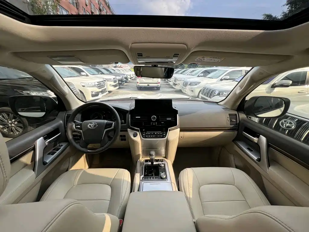 Toyota Land Cruiser 2020 — фото 7