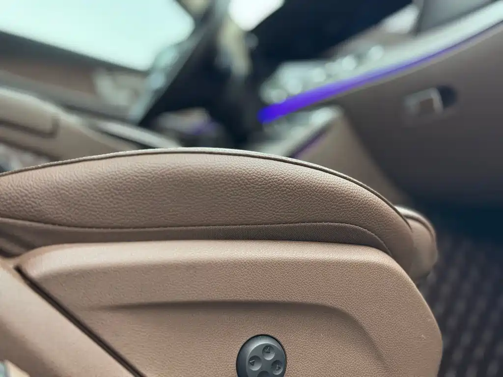 Mercedes-Benz E-Class 2023 — фото 35