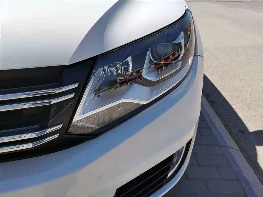 Volkswagen Tiguan 2015 — фото 24