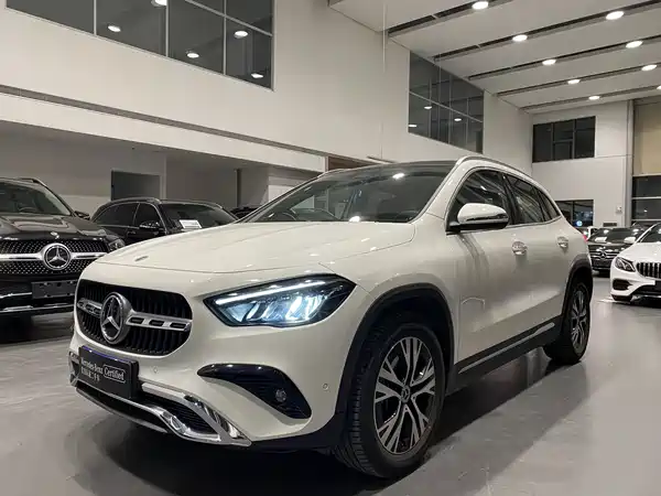 Mercedes-Benz GLA 2024