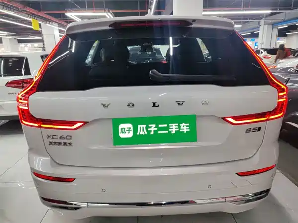 Volvo XC60 2025