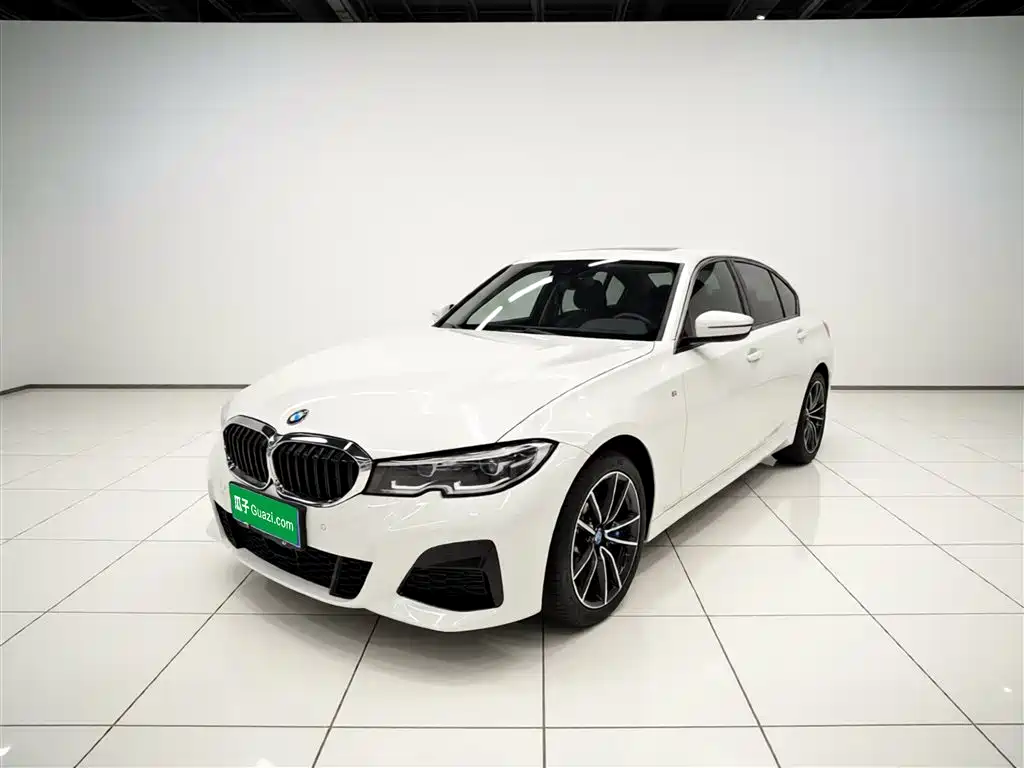 BMW 3 Series 2022 — фото 1