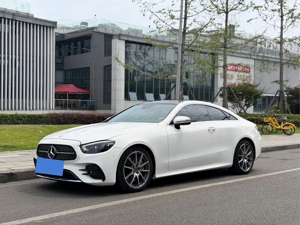 Mercedes-Benz E-Class 2022