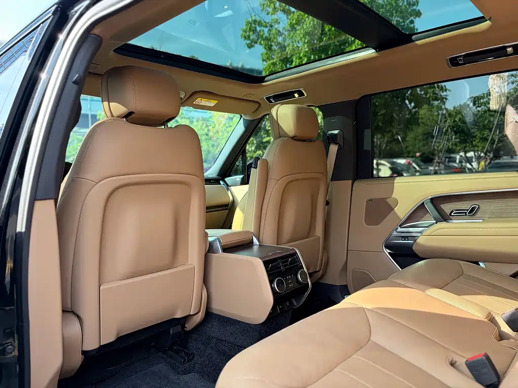 Land Rover Range Rover 2025 — фото 11