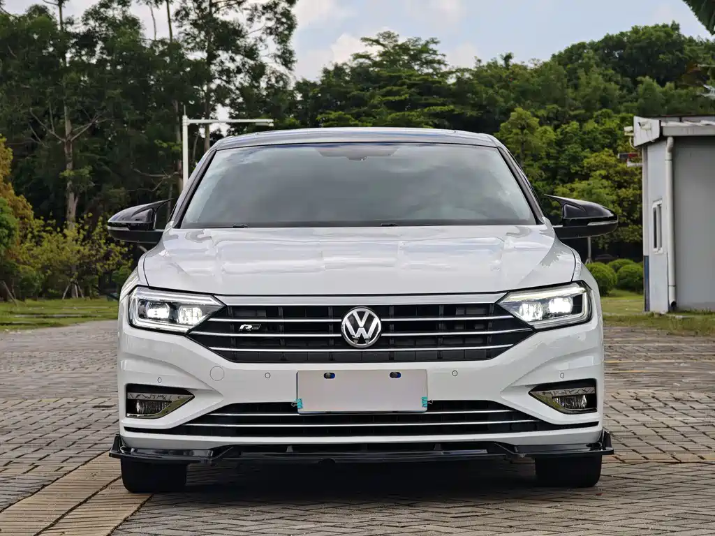 Volkswagen Sagitar 2020