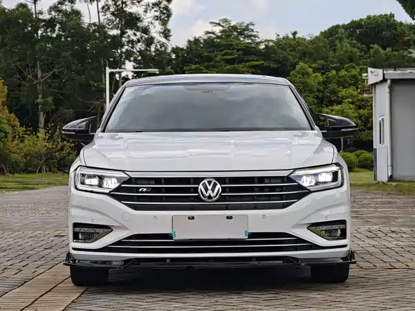 Volkswagen Sagitar 2020