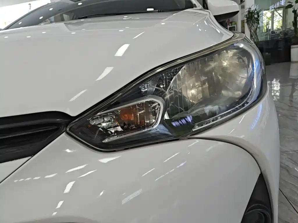 Toyota Yaris L 2018 — фото 24