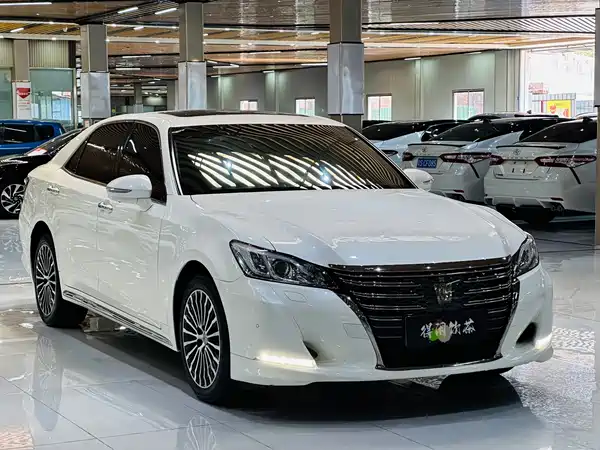 Toyota Crown 2018