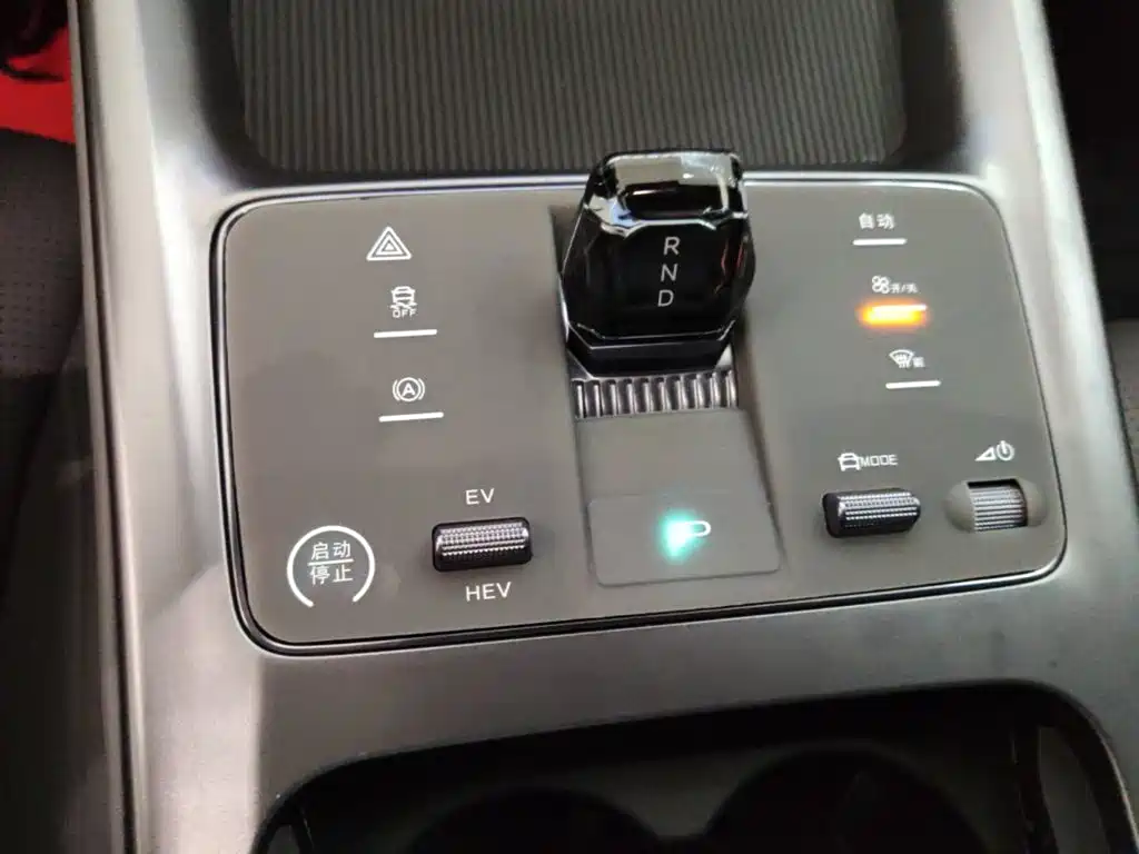 BYD Seal 07 DM-i 2025 — фото 14