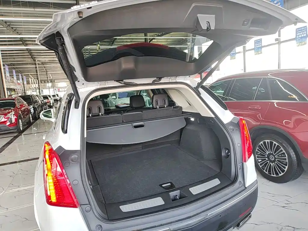 Cadillac XT5 2016 — фото 19