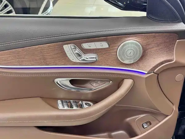 Mercedes-Benz E-Class 2022