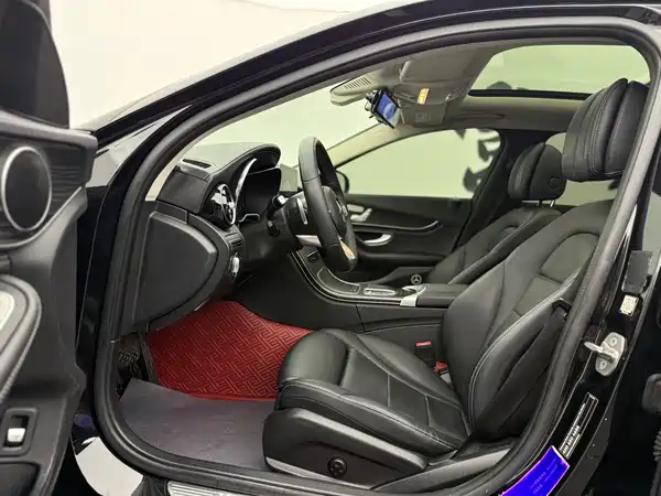 Mercedes-Benz C-Class 2020