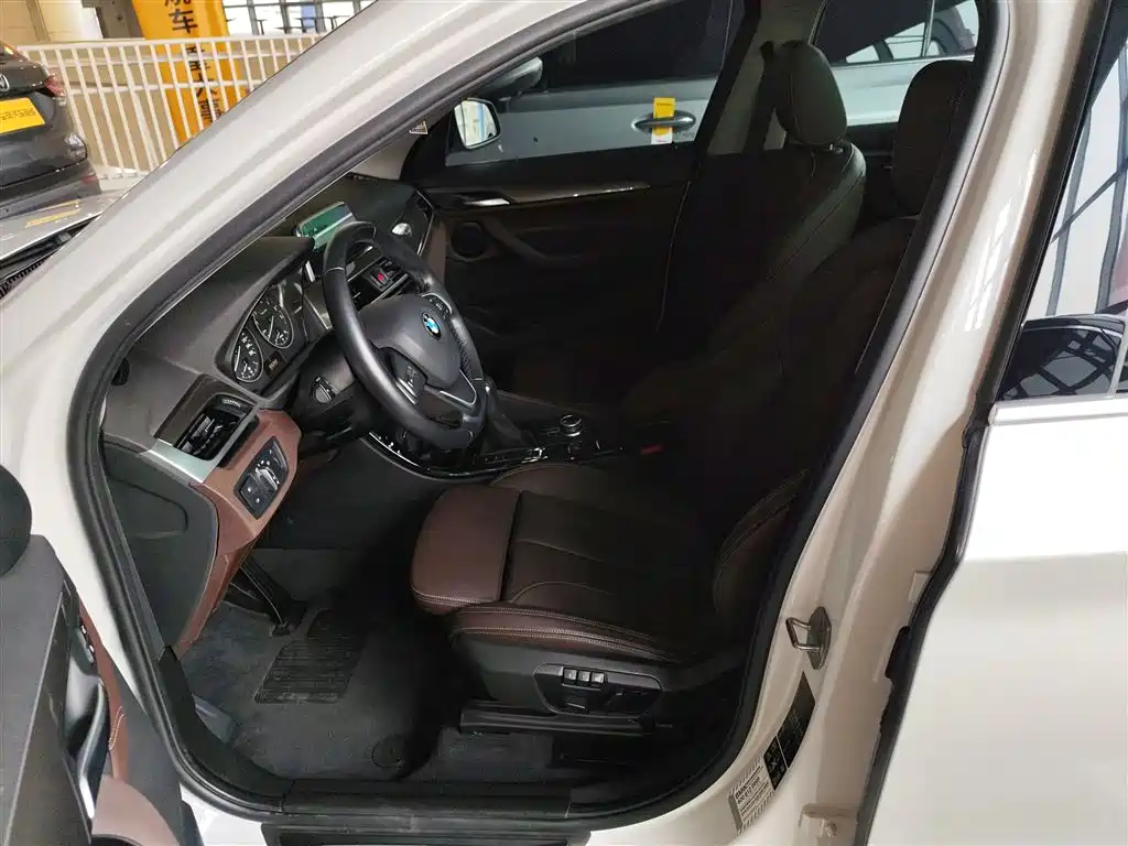 BMW X1 2018 — фото 11