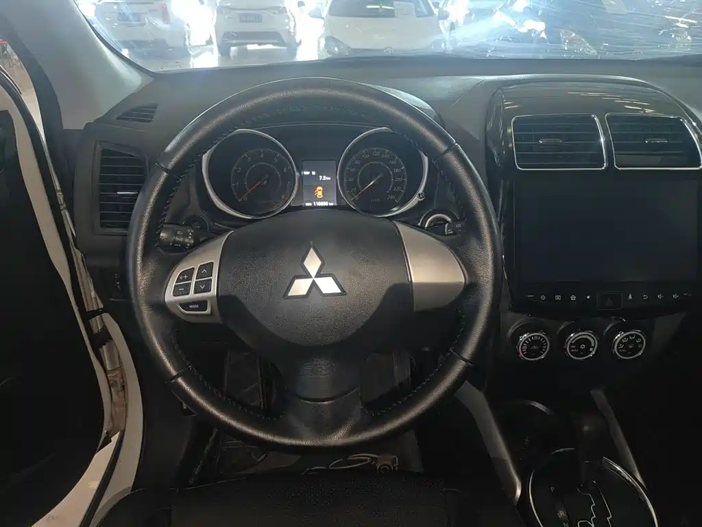 Mitsubishi ASX 2016 — фото 11
