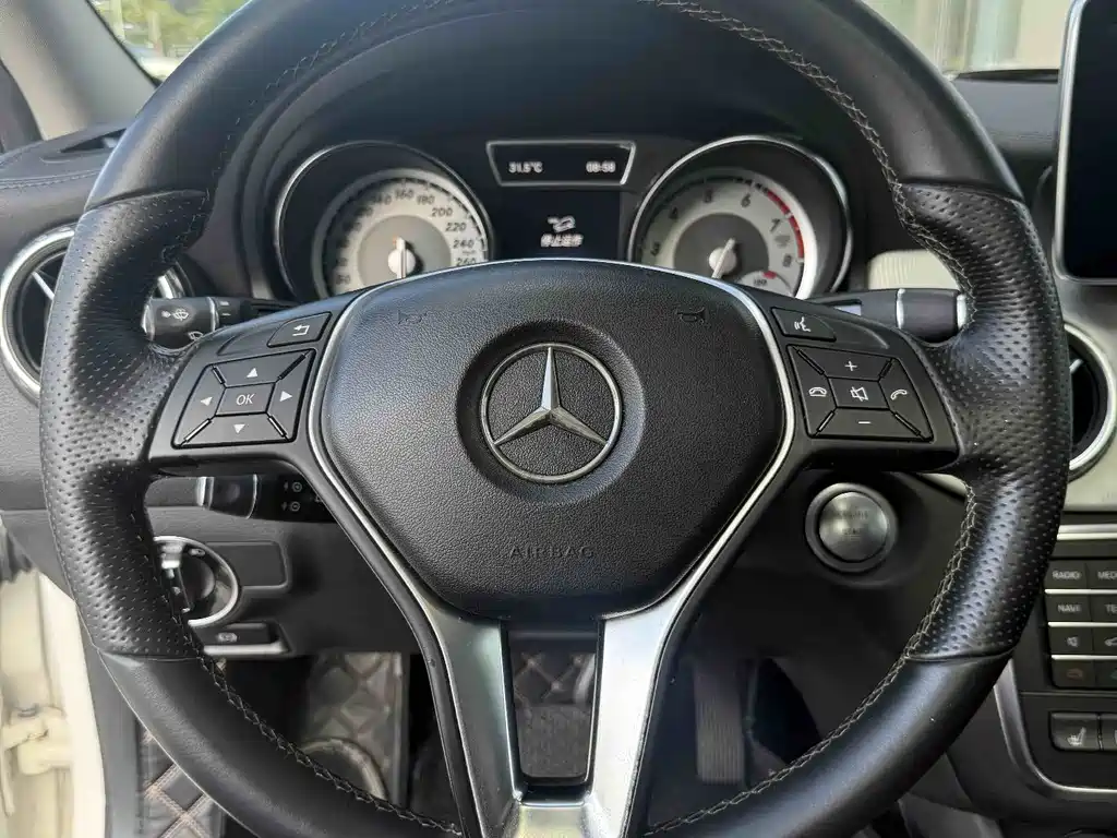 Mercedes-Benz GLA 2016 — фото 8