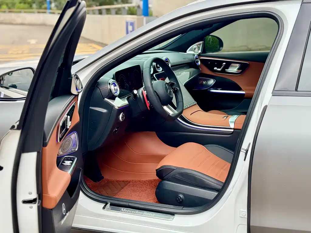 Mercedes-Benz C-Class 2024