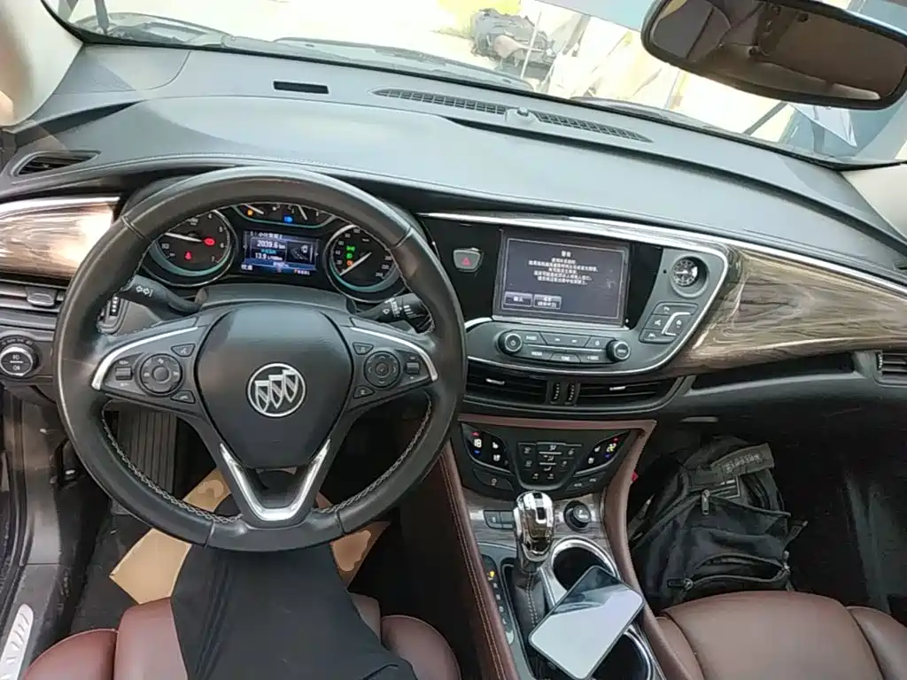Buick Envision Plus 2017 — фото 10