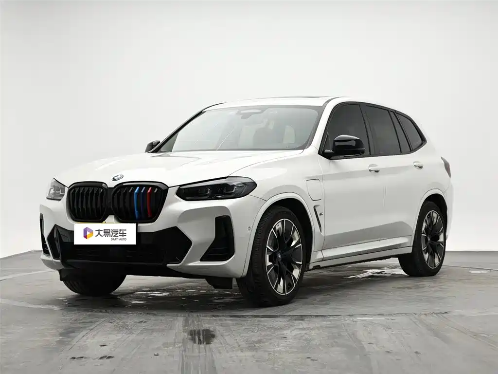 BMW iX3 2022 — фото 1