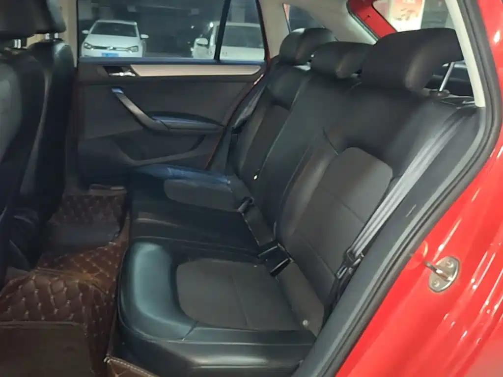 Skoda Rapid Spaceback 2015 — фото 17