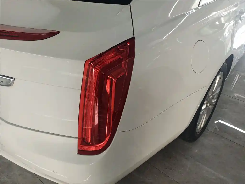 Cadillac XTS 2014 — фото 8