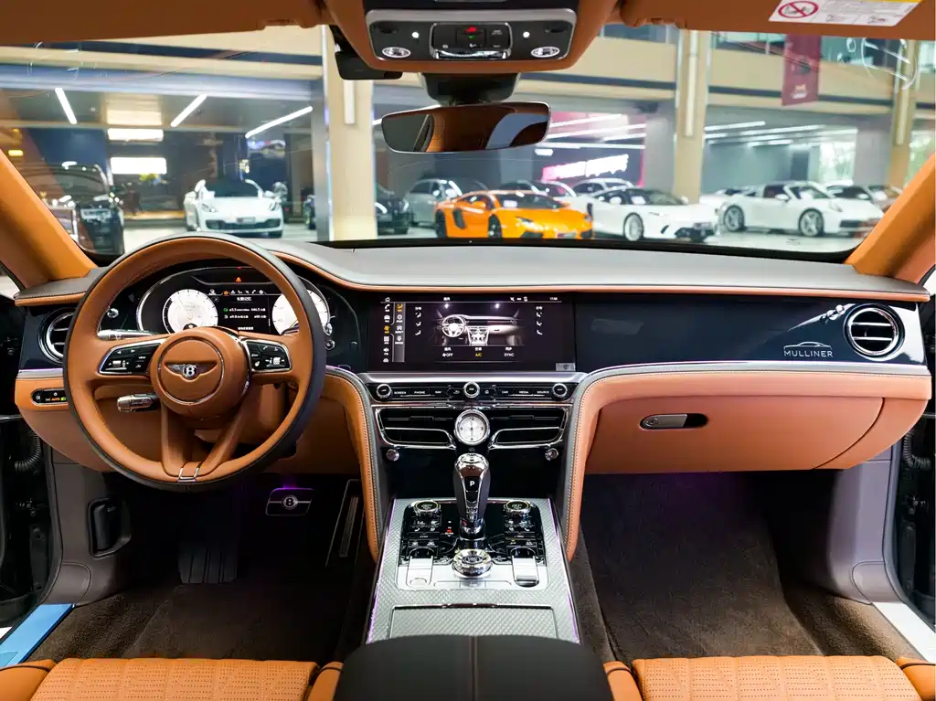 Bentley Flying Spur Plug-In Hybrid 2022 — фото 11