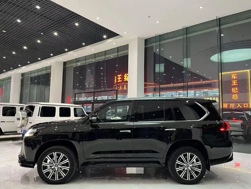 Lexus LX 2016 — фото 13