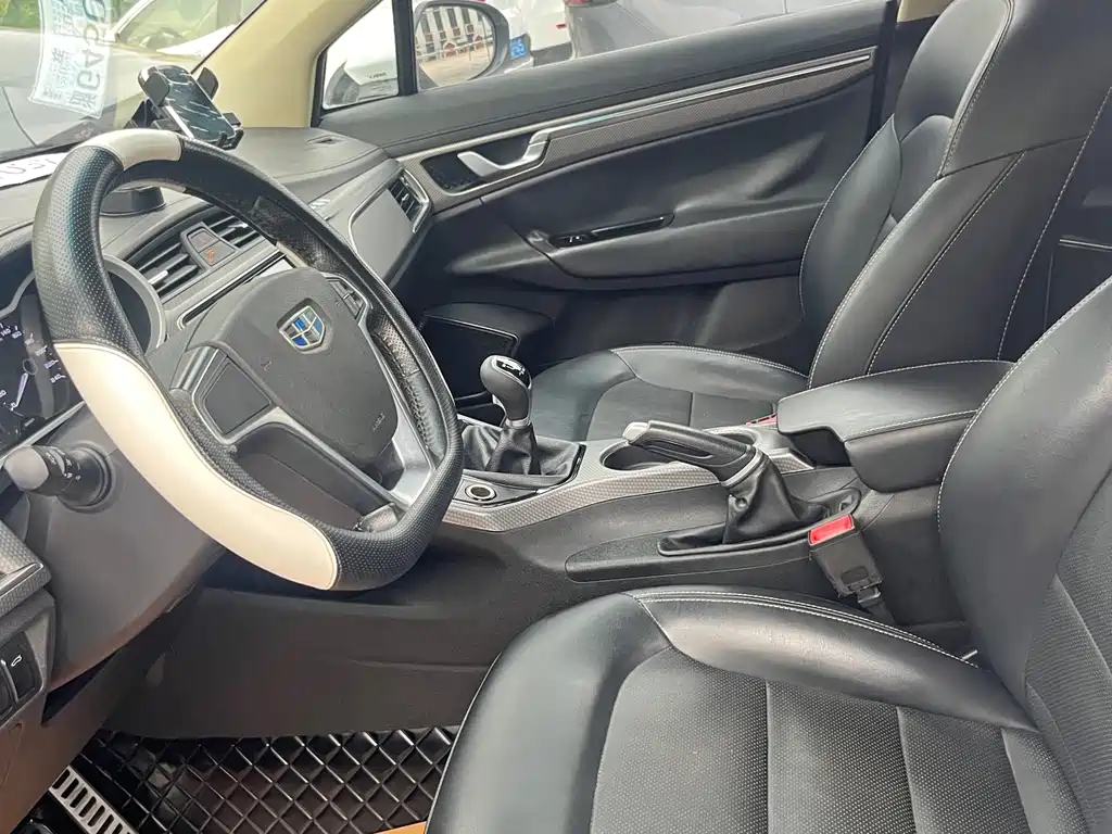 Geely Emgrand GS 2017 — фото 15