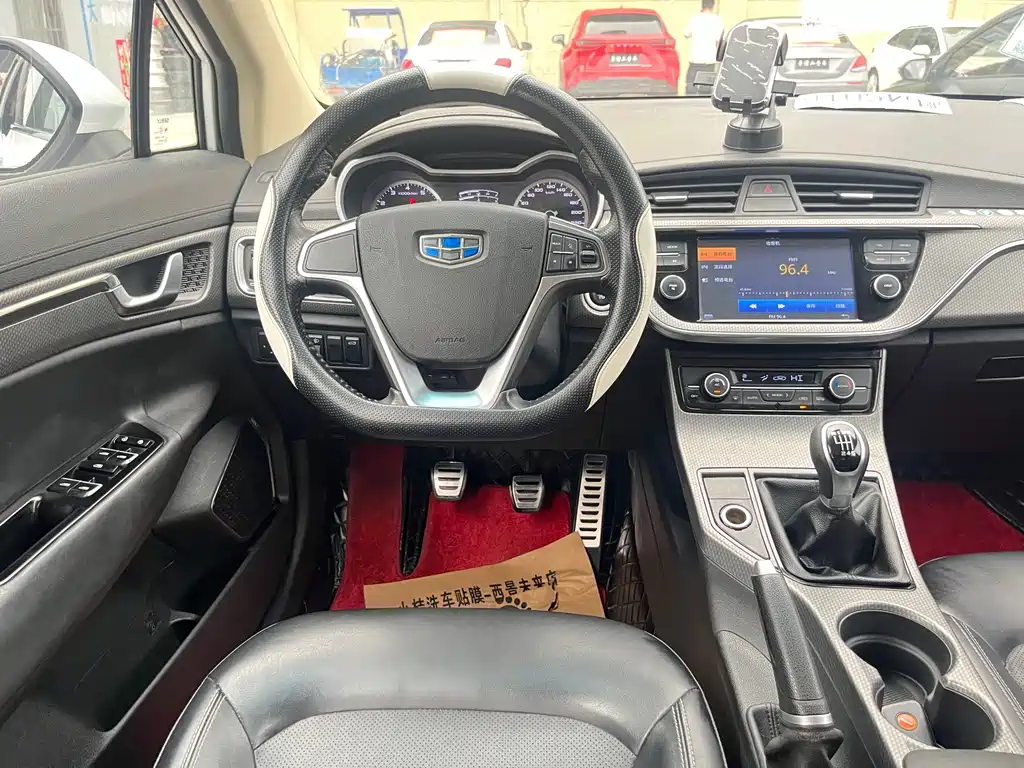 Geely Emgrand GS 2017 — фото 12