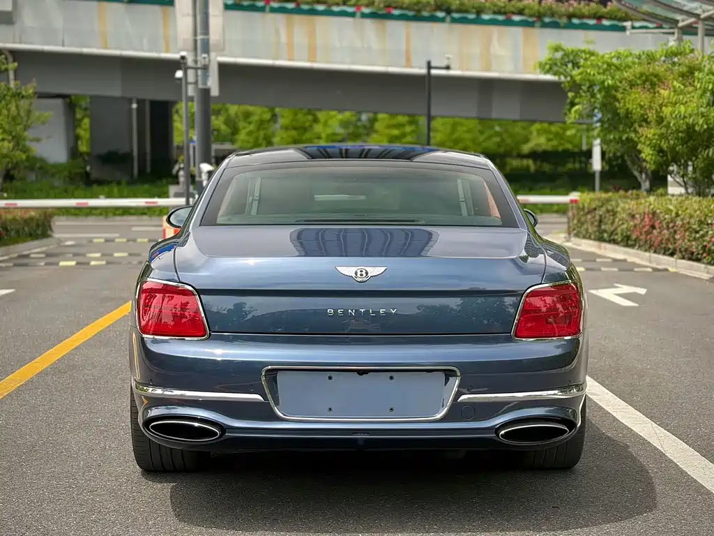 Bentley Flying Spur 2021 — фото 3