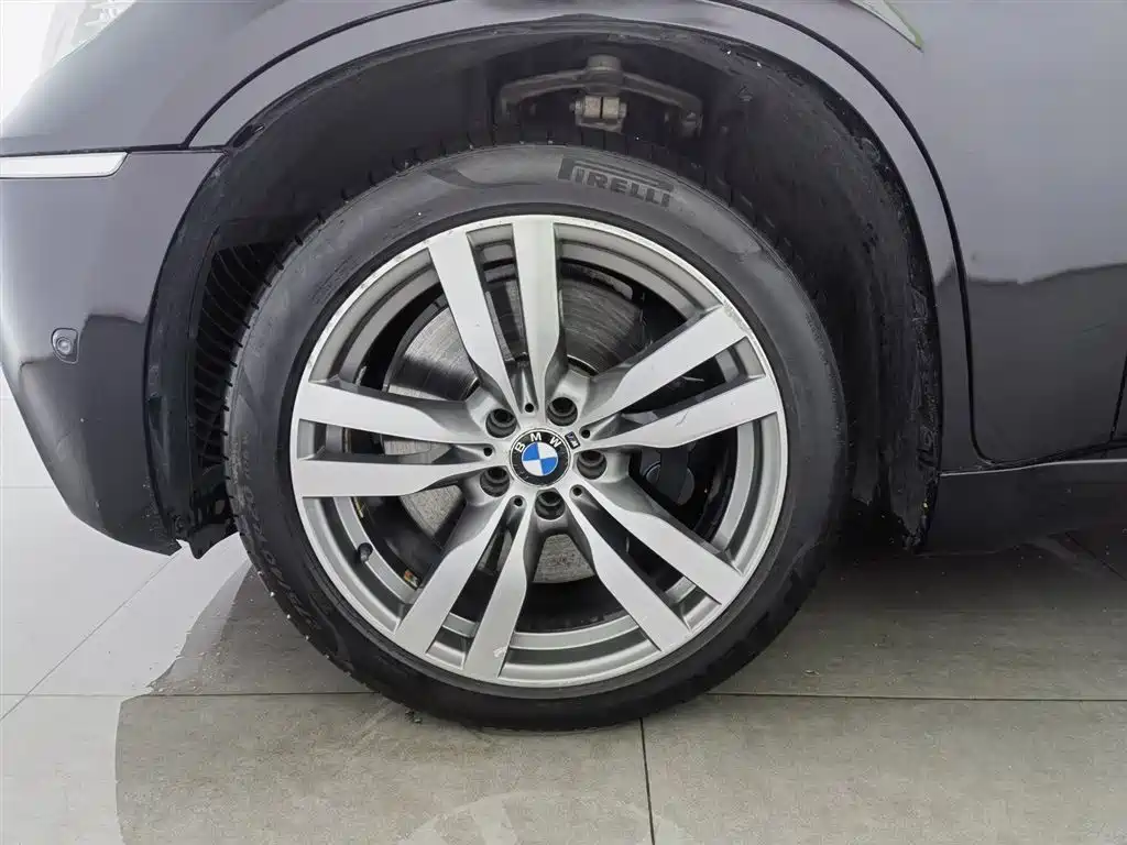 BMW X6 M 2016 — фото 17