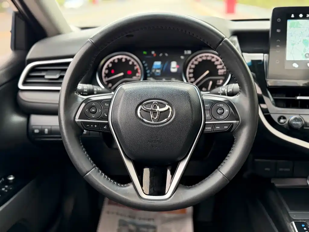 Toyota Camry 2022 — фото 16