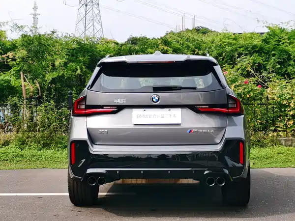 BMW M235L 2025