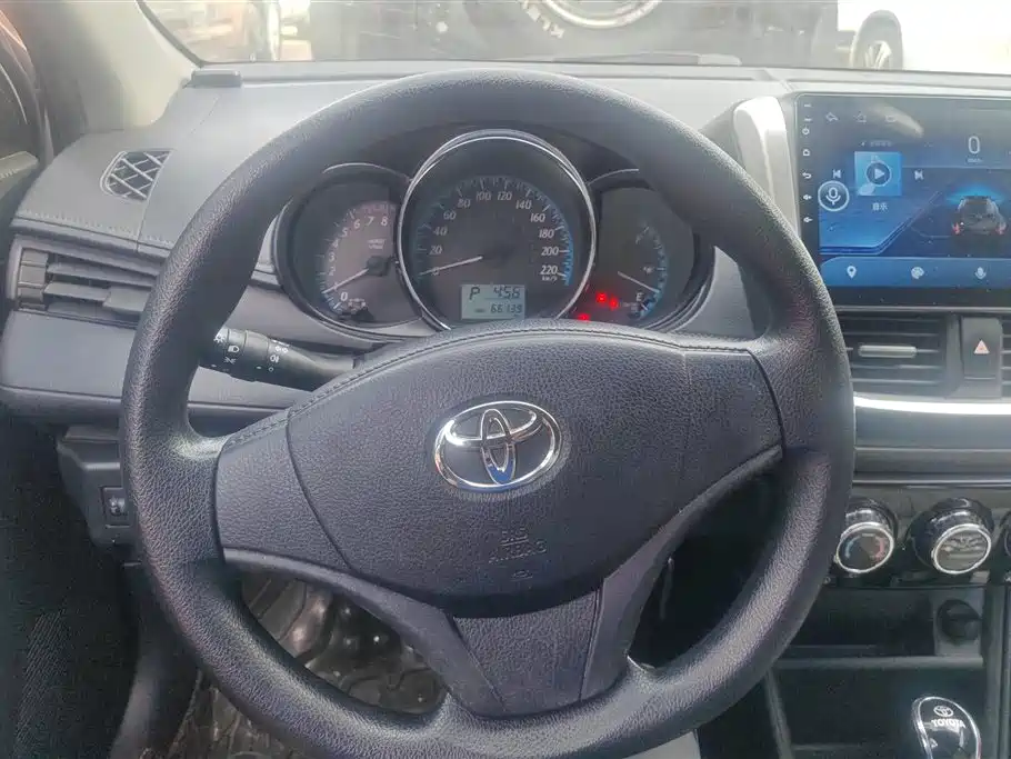 Toyota Yaris L 2018 — фото 15