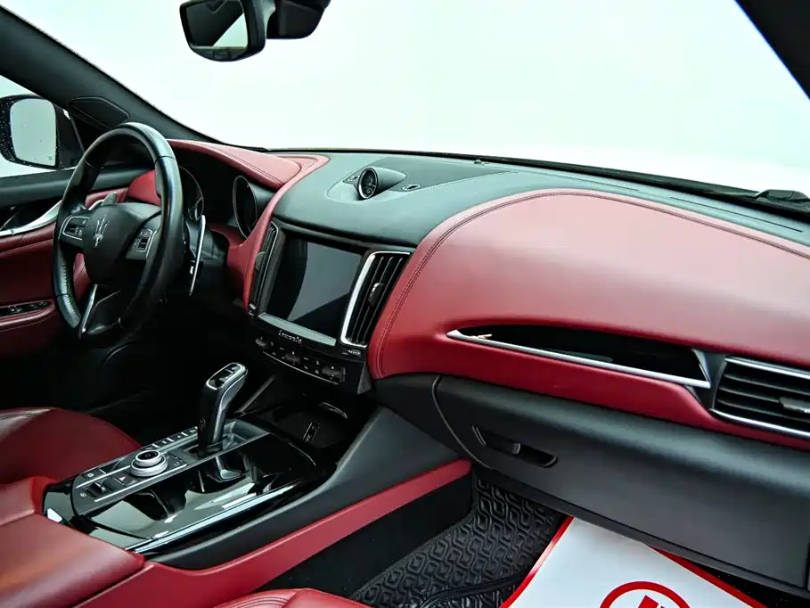 Maserati Levante 2020 — фото 16