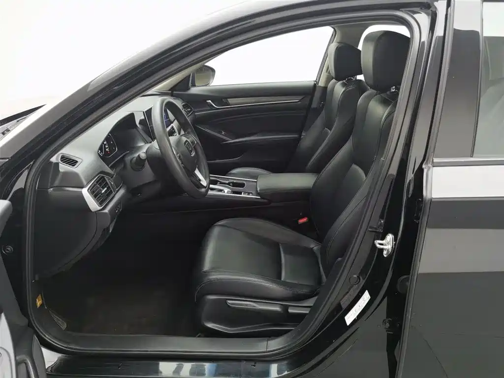 Honda Accord 2018 — фото 10