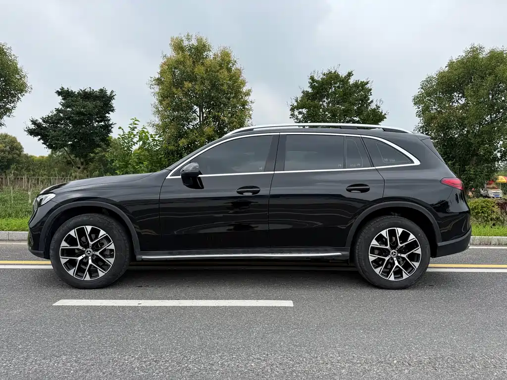 Mercedes-Benz GLC 2023