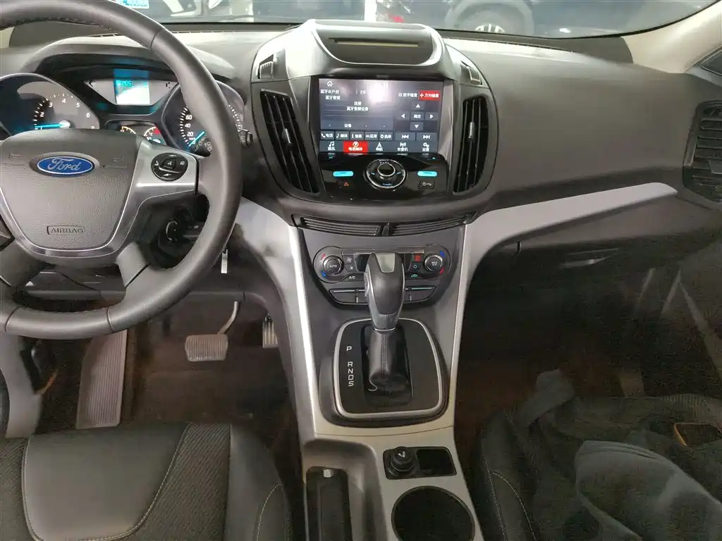 Ford Kuga 2016 — фото 13