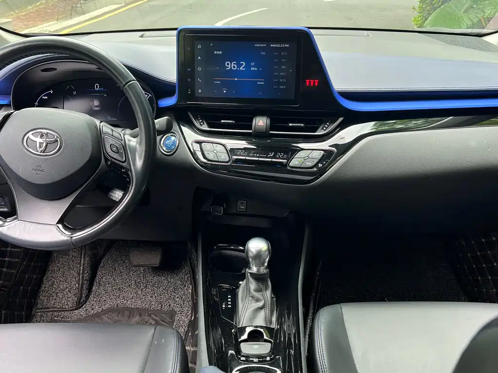 Toyota C-HR 2022 — фото 11