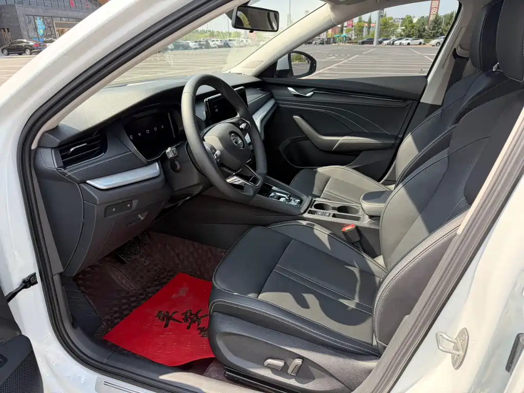 Skoda Octavia 2022 — фото 22