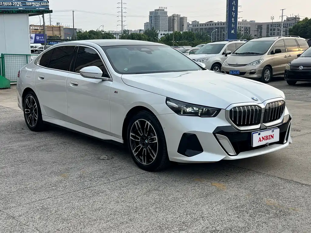 BMW 5 Series 2024