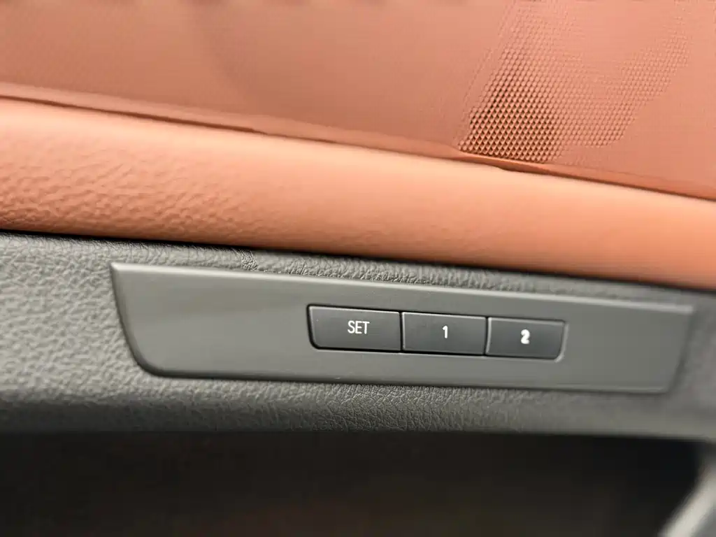 BMW 5 Series 2015 — фото 17
