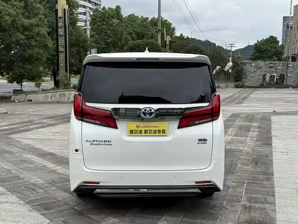 Toyota Alphard 2023