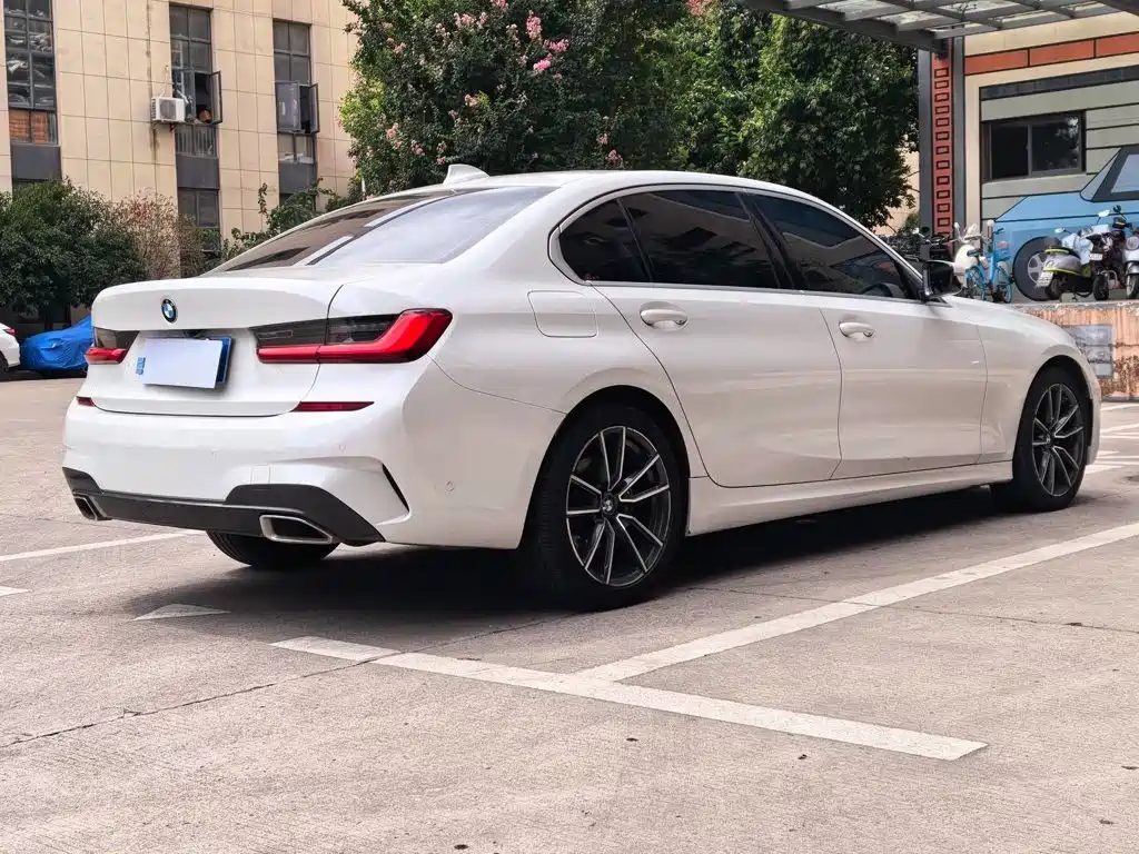 BMW 3 Series 2020 — фото 18