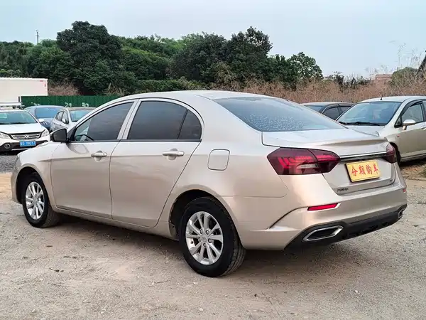 Geely Emgrand 2021
