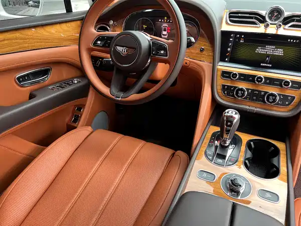 Bentley Bentayga 2022